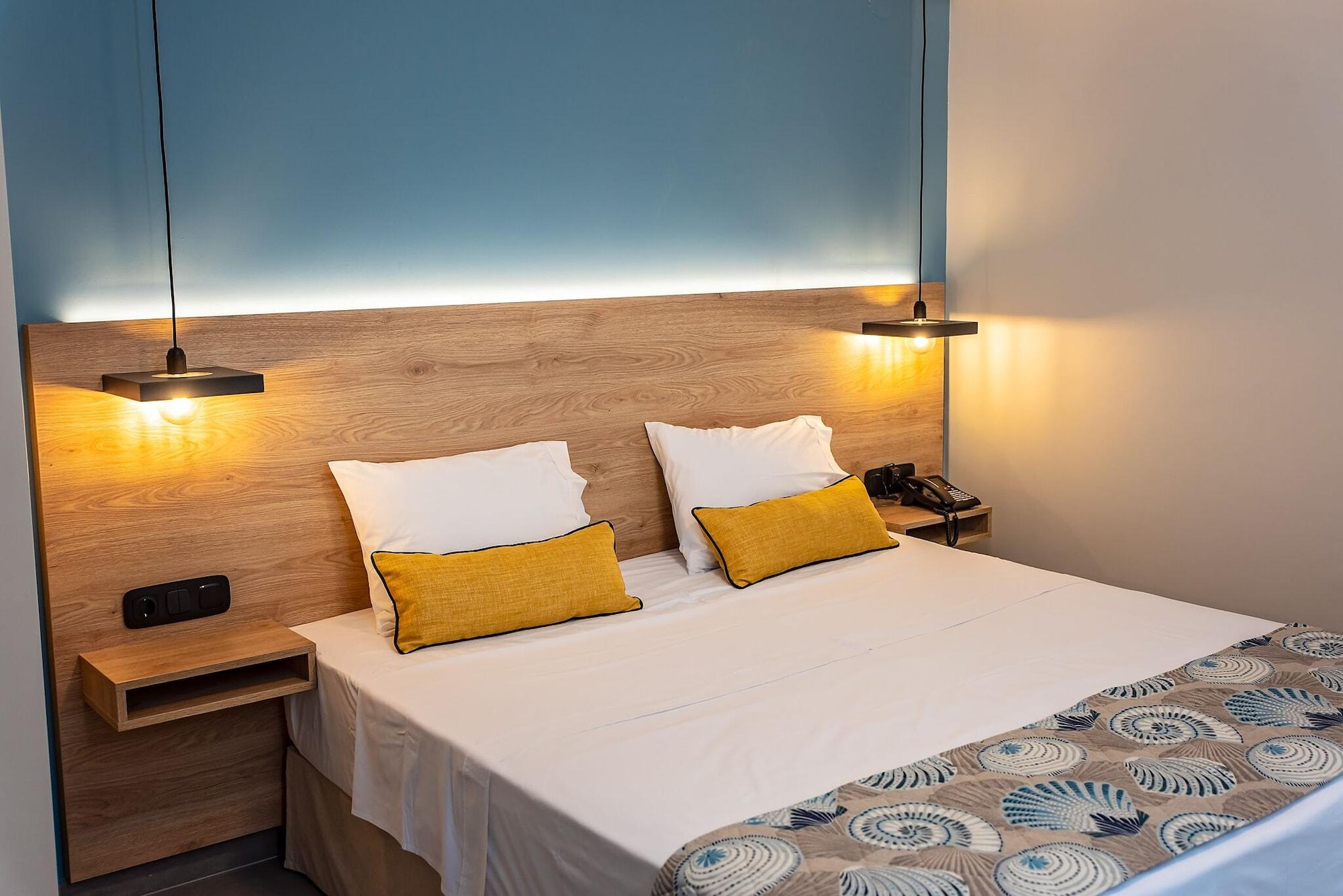 Mythic Summer Hotel 4*