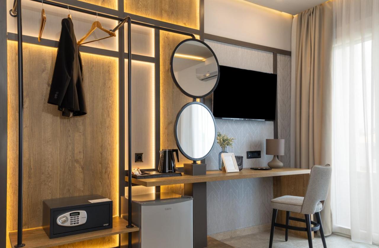 Otel Mythic Summer