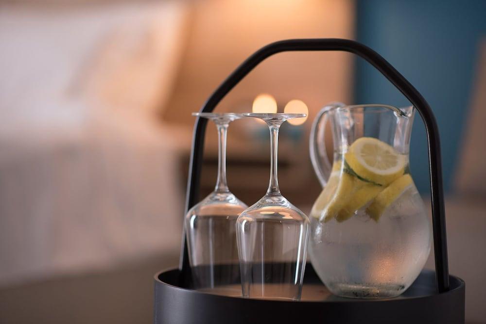 Mythic Summer Otel