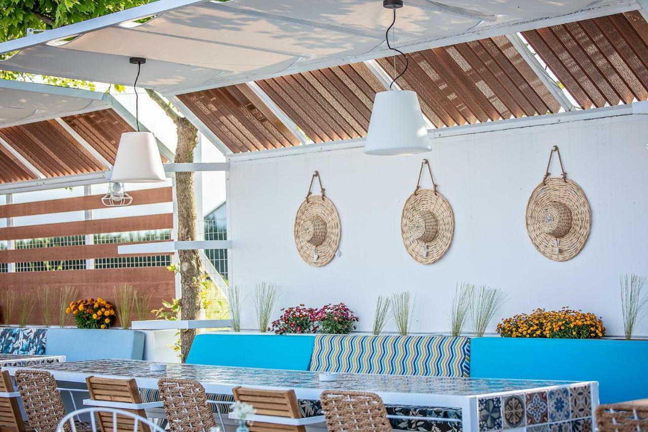 Mythic Summer Otel